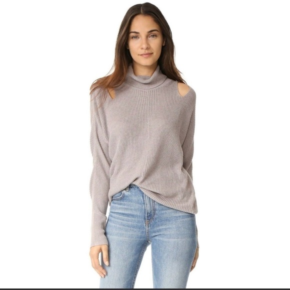 Ella Moss Riley Grey/Beige Cold Shoulder Oversized Turtleneck Sweater Size XS - Picture 1 of 14